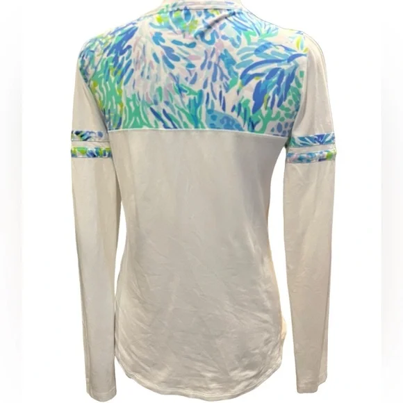 Lilly Pulitzer Amara V-Neck Top Active Tee Shell of a Party White Blue size XS - Picture 2 of 8